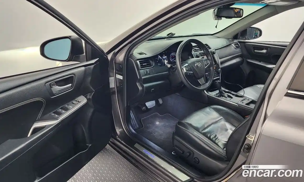 Toyota Camry 2015 2.5 Автомат в Москве № 199695, фото 14