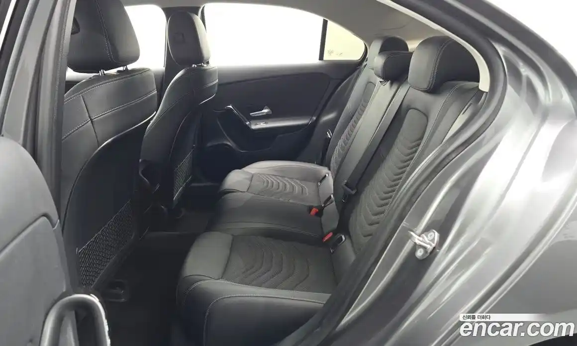 Mercedes-Benz A-Class 2020 2.0 Автомат в Москве № 206356, фото 12