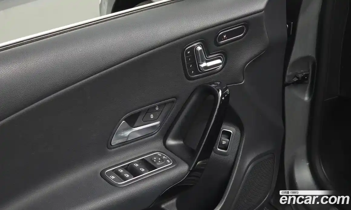 Mercedes-Benz A-Class 2020 2.0 Автомат в Москве № 206356, фото 18