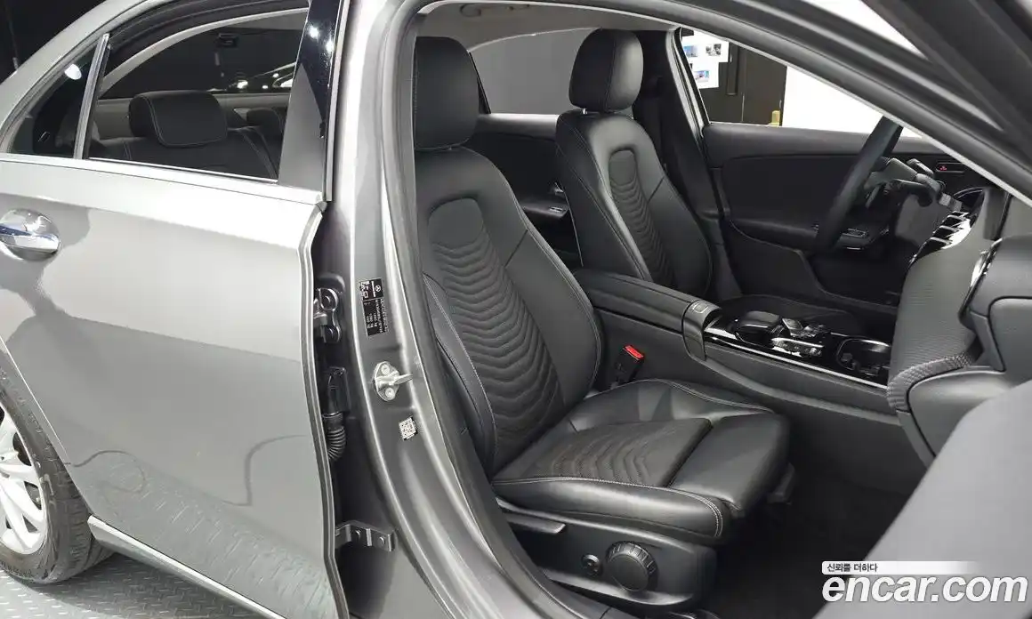 Mercedes-Benz A-Class 2020 2.0 Автомат в Москве № 206356, фото 10