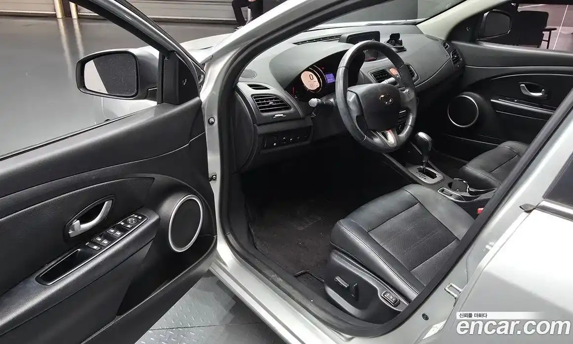 Renault SM3 2017 1.6 Автомат в Москве № 207546, фото 17