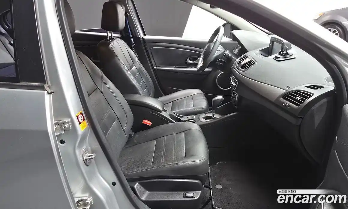 Renault SM3 2017 1.6 Автомат в Москве № 207546, фото 10