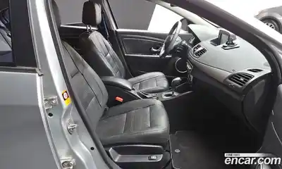 Renault SM3 2017 1.6 Автомат в Москве № 207546, миниатюра 10