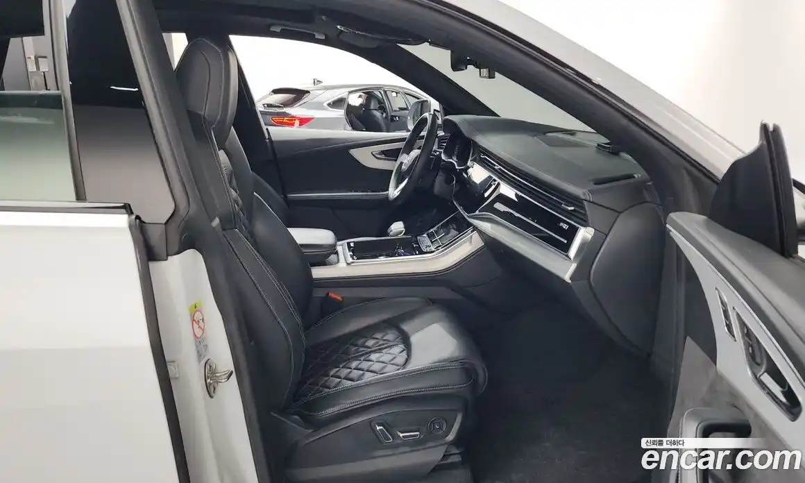 Audi Q8 2021 3.0 Автомат в Москве № 212349, фото 11