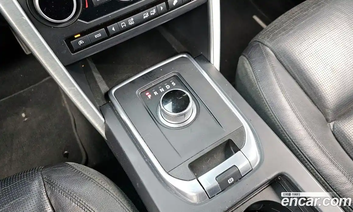 Land Rover Discovery Sport 2016 2.0 Автомат в Москве № 213820, фото 11