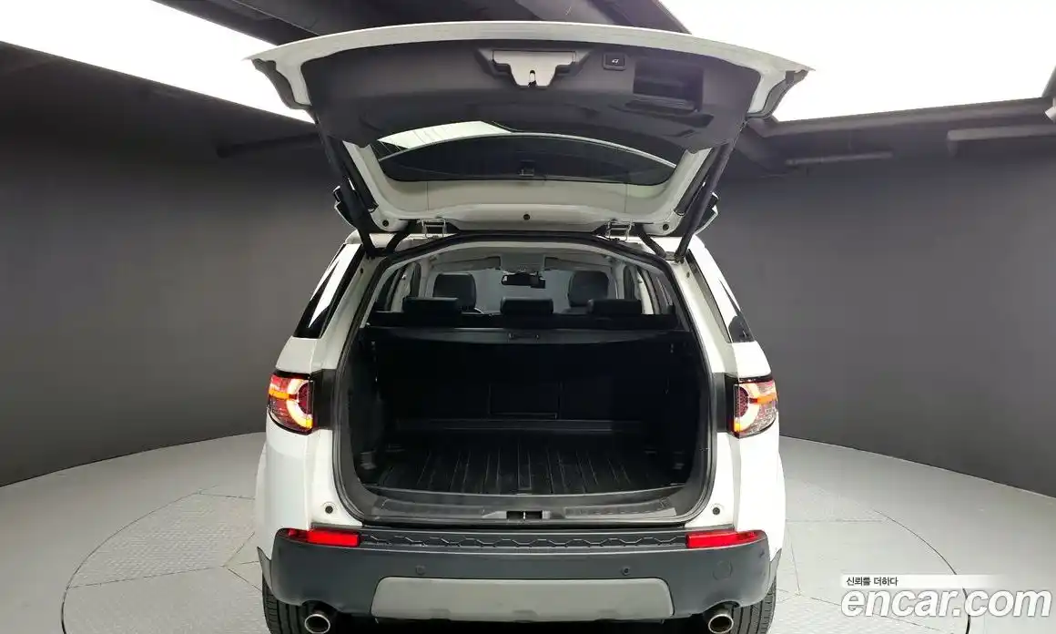 Land Rover Discovery Sport 2016 2.0 Автомат в Москве № 213820, фото 6