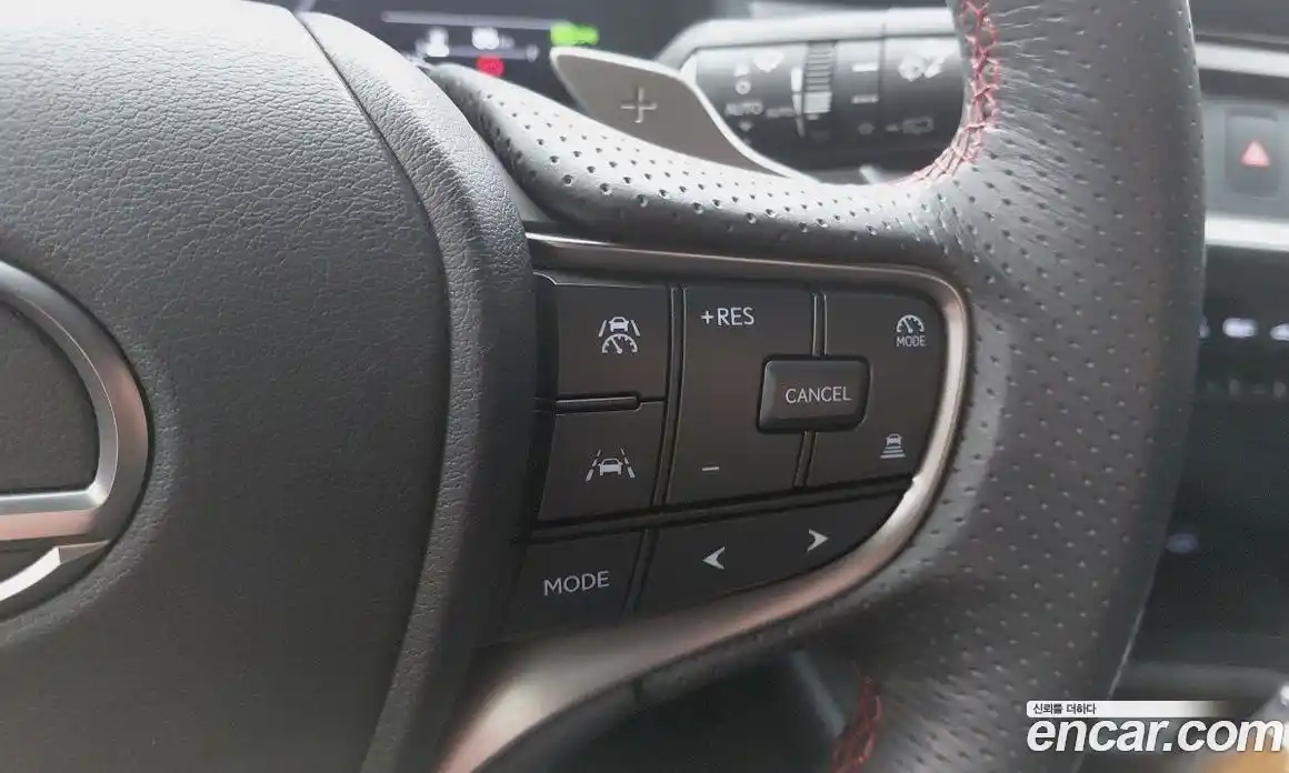 Lexus UX 2025 2.0 Автомат в Москве № 214776, фото 14