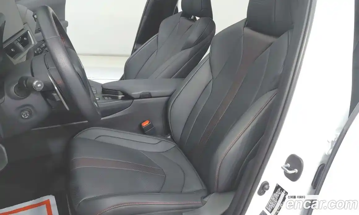 Lexus UX 2025 2.0 Автомат в Москве № 214776, фото 5