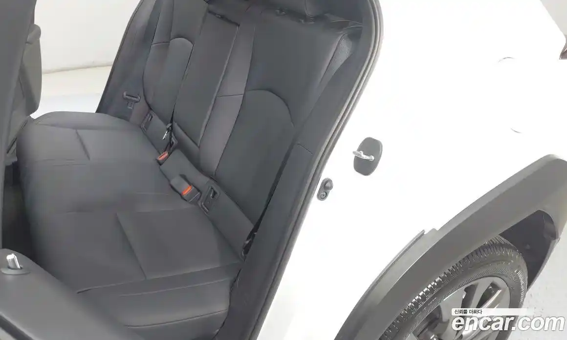 Lexus UX 2025 2.0 Автомат в Москве № 214776, фото 6