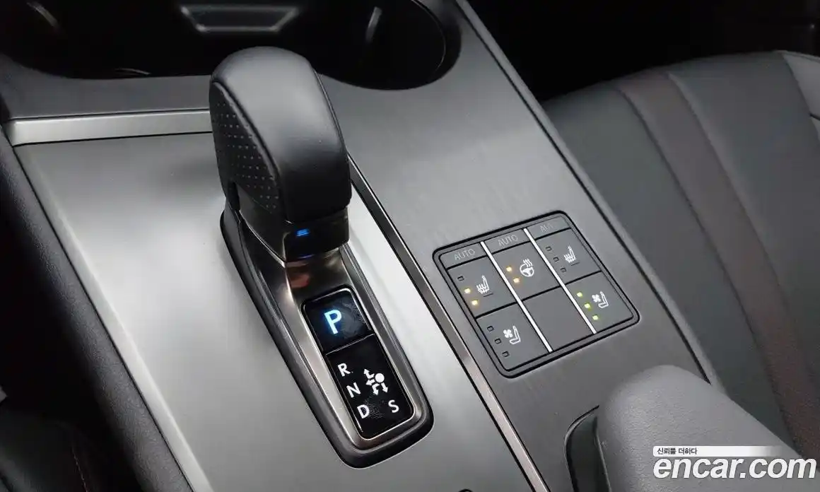 Lexus UX 2025 2.0 Автомат в Москве № 214776, фото 9