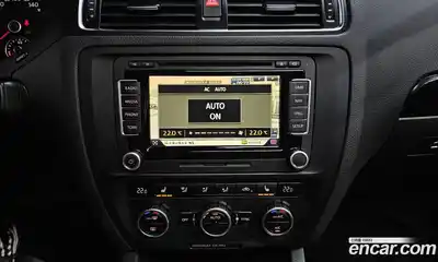 Volkswagen Jetta 2013 2.0 Автомат в Москве № 215214, миниатюра 2