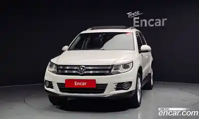 Volkswagen Tiguan 2014 2.0 Автомат в Москве № 215383, миниатюра 12
