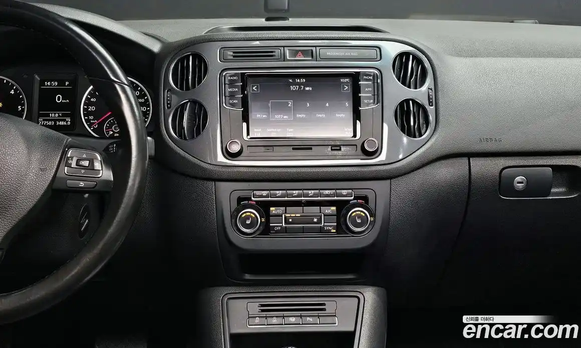 Volkswagen Tiguan 2014 2.0 Автомат в Москве № 215383, фото 13