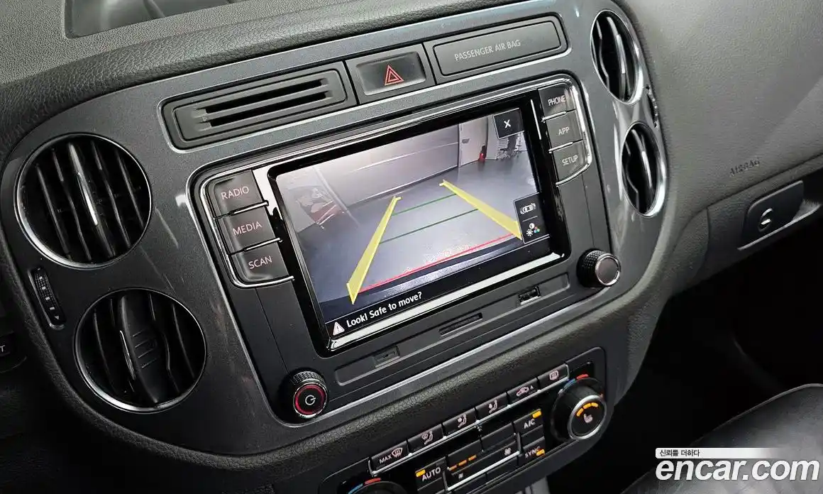 Volkswagen Tiguan 2014 2.0 Автомат в Москве № 215383, фото 16