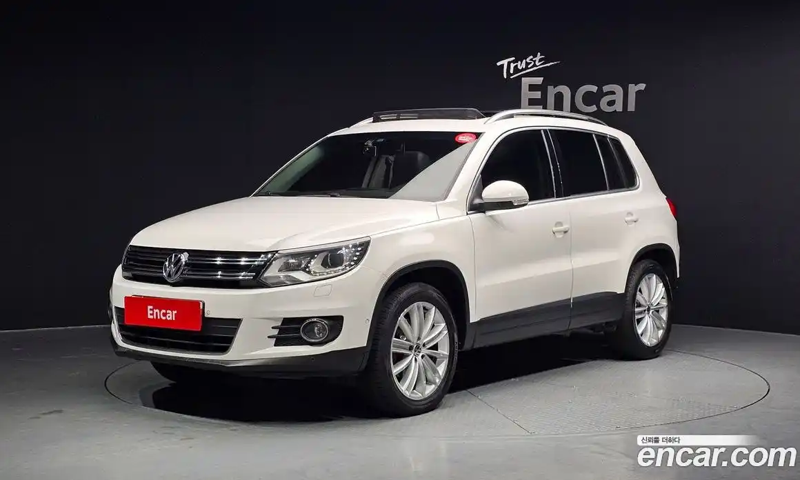 Volkswagen Tiguan 2014 2.0 Автомат в Москве № 215383, фото 18