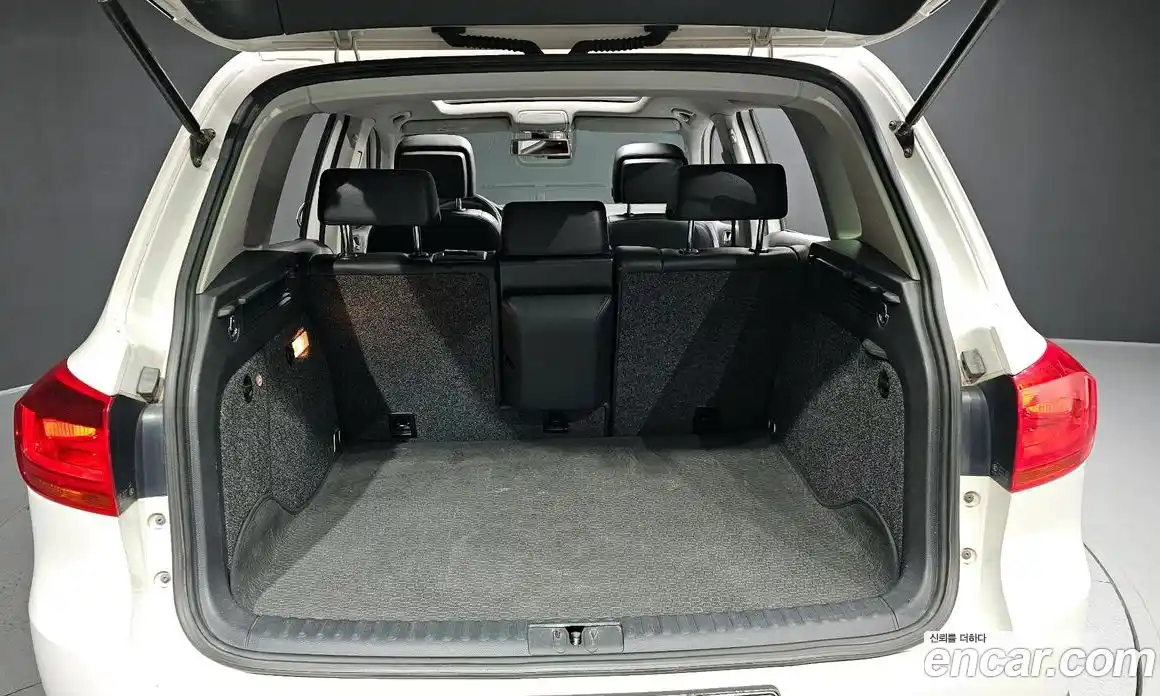 Volkswagen Tiguan 2014 2.0 Автомат в Москве № 215383, фото 19