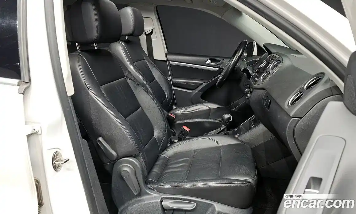 Volkswagen Tiguan 2014 2.0 Автомат в Москве № 215383, фото 7