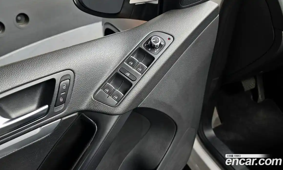 Volkswagen Tiguan 2014 2.0 Автомат в Москве № 215383, фото 8