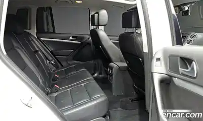 Volkswagen Tiguan 2014 2.0 Автомат в Москве № 215383, миниатюра 10