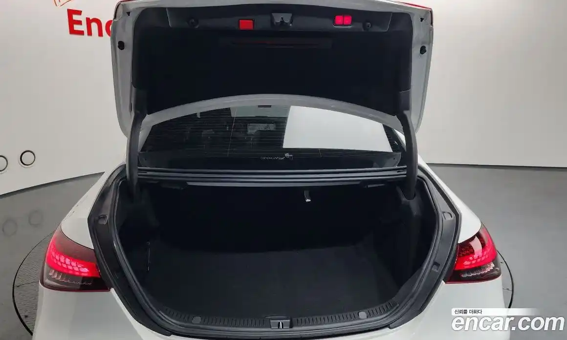 Mercedes-Benz E-Class 2021 2.0 Автомат в Москве № 220437, фото 16