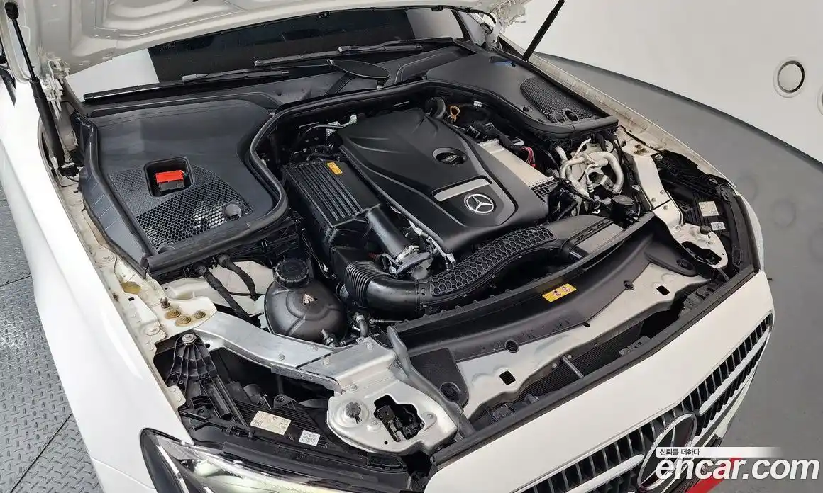 Mercedes-Benz E-Class 2021 2.0 Автомат в Москве № 220437, фото 3