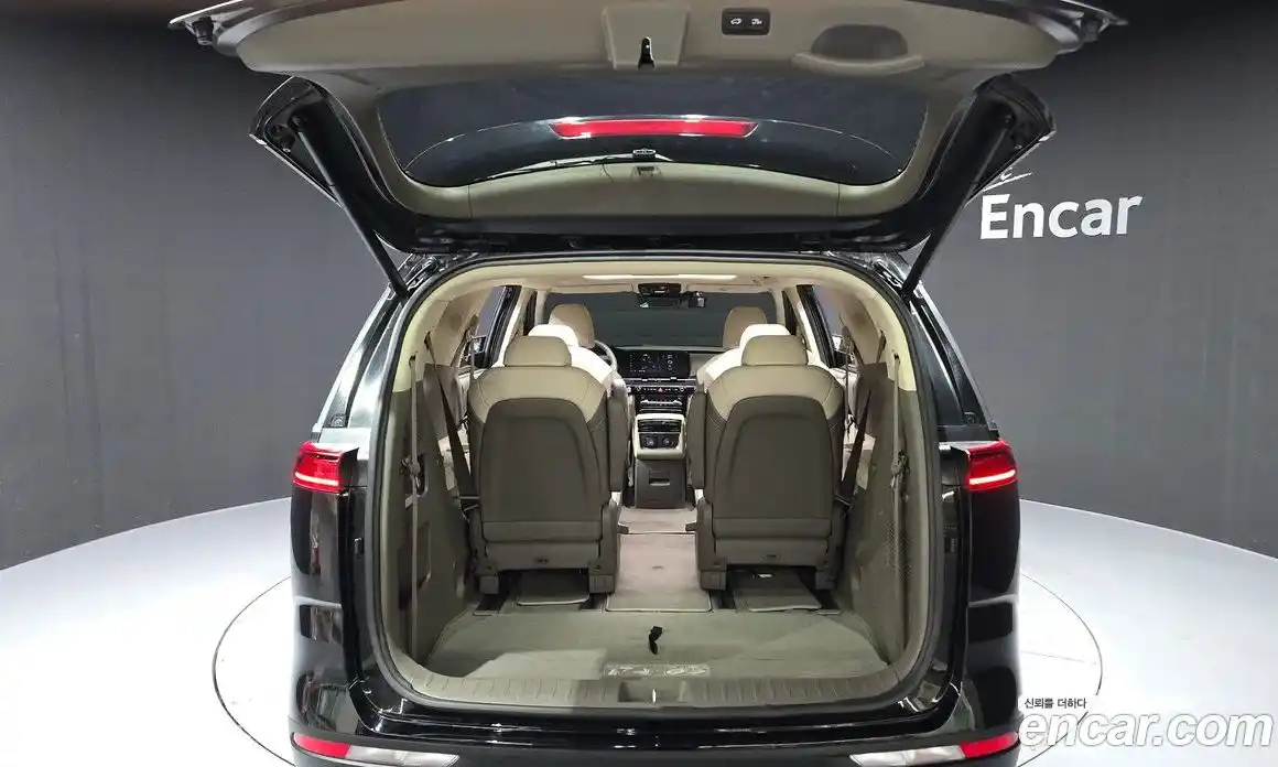 Kia Canival 2023 2.2 Автомат в Москве № 22408, фото 20