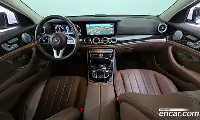 Mercedes-Benz E-Class 2020 3.0 Автомат в Москве № 224449, миниатюра 2