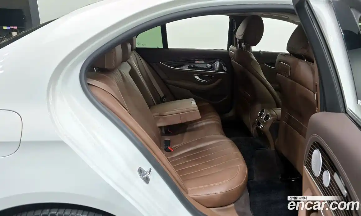 Mercedes-Benz E-Class 2020 3.0 Автомат в Москве № 224449, фото 9