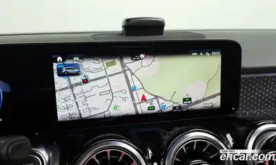 Mercedes-Benz EQB, 2025