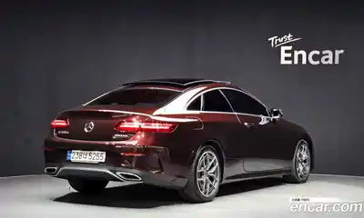 Mercedes-Benz E-Class 2023 2.0 Автомат в Москве № 229499, миниатюра 2