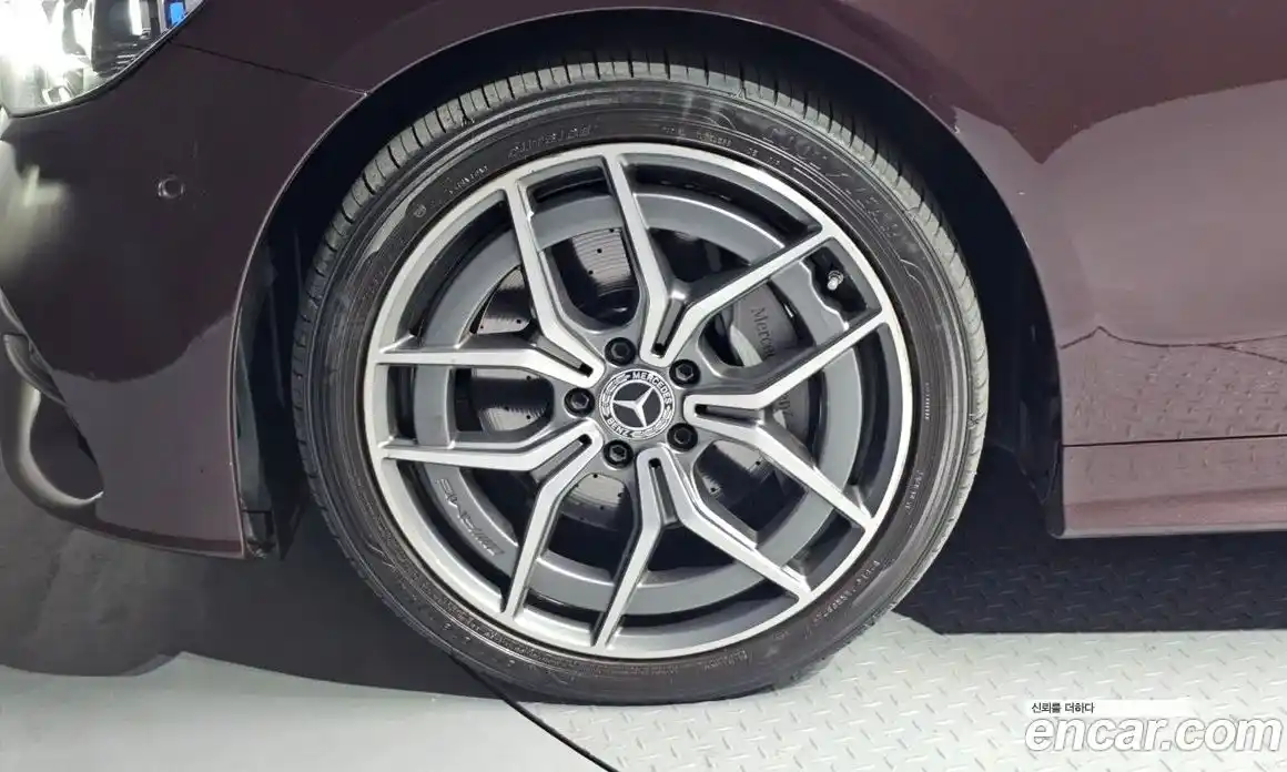 Mercedes-Benz E-Class 2023 2.0 Автомат в Москве № 229499, фото 5