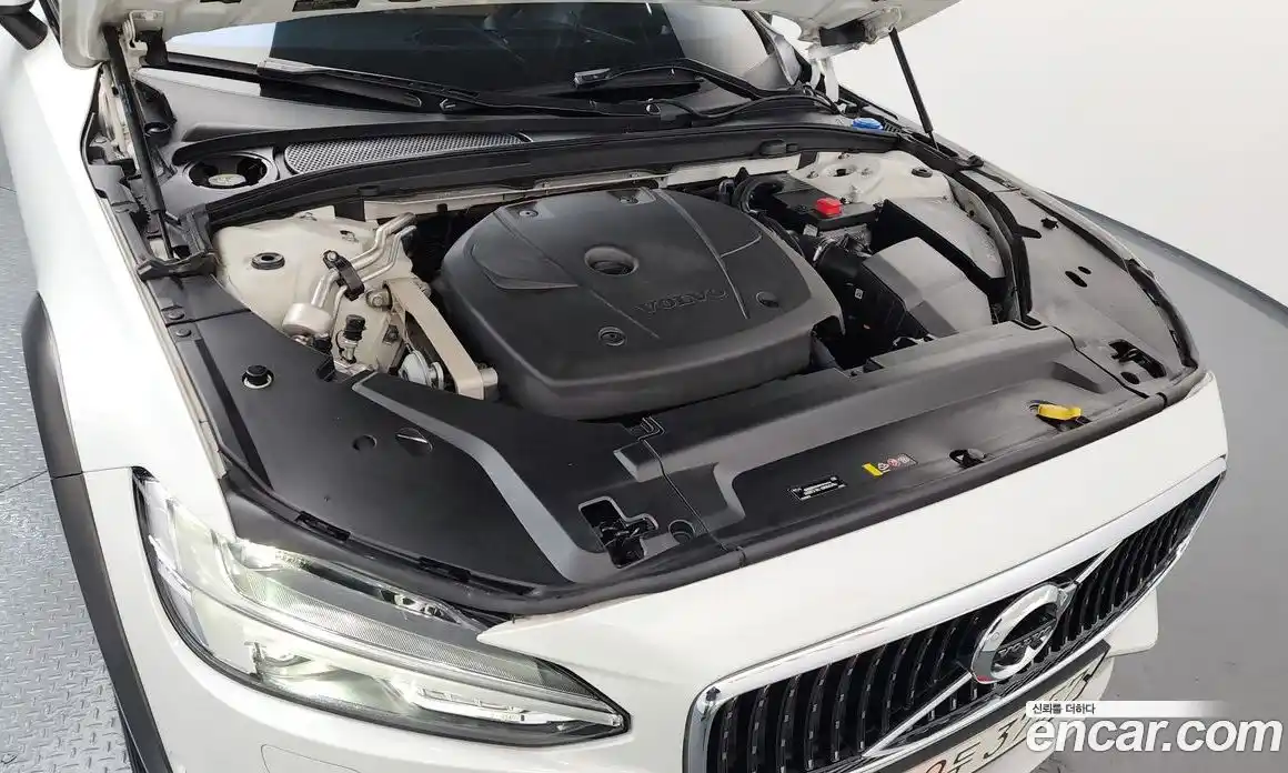 Volvo V90 2018 2.0 Автомат в Москве № 230535, фото 13