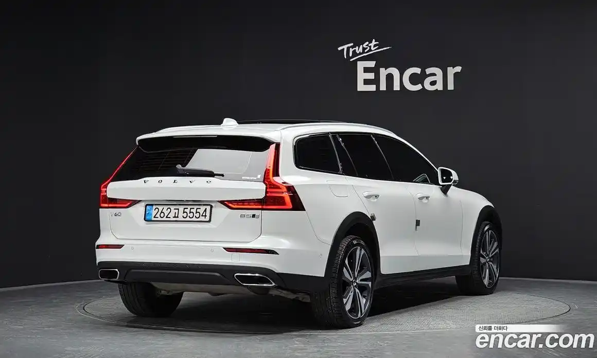 Volvo V60 2021 2.0 Автомат в Москве № 230551, фото 14