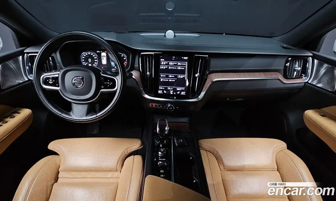 Volvo V60 2021 2.0 Автомат в Москве № 230551, фото 17