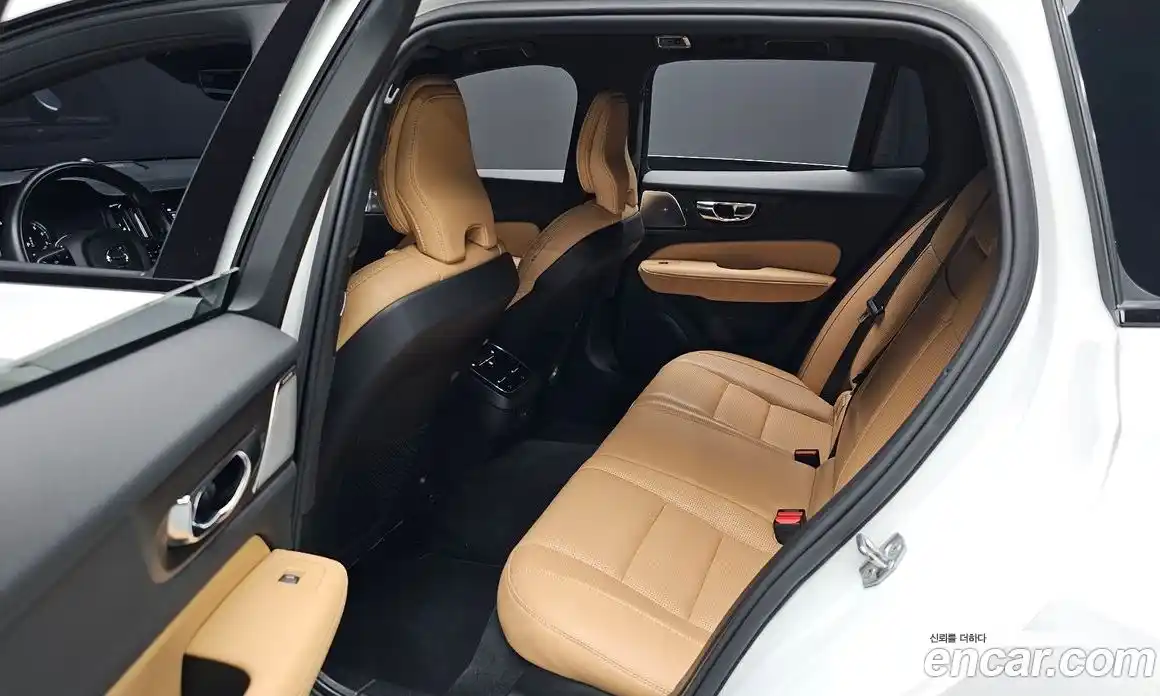 Volvo V60 2021 2.0 Автомат в Москве № 230551, фото 8