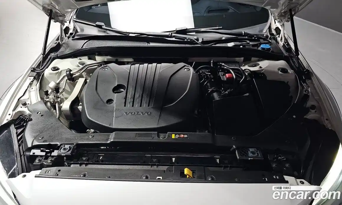 Volvo V60 2021 2.0 Автомат в Москве № 230551, фото 9