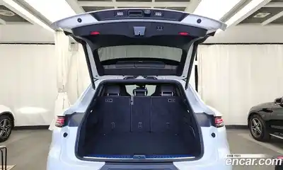 Porsche Cayenne 2024 3.0 Автомат в Москве № 230922, миниатюра 3