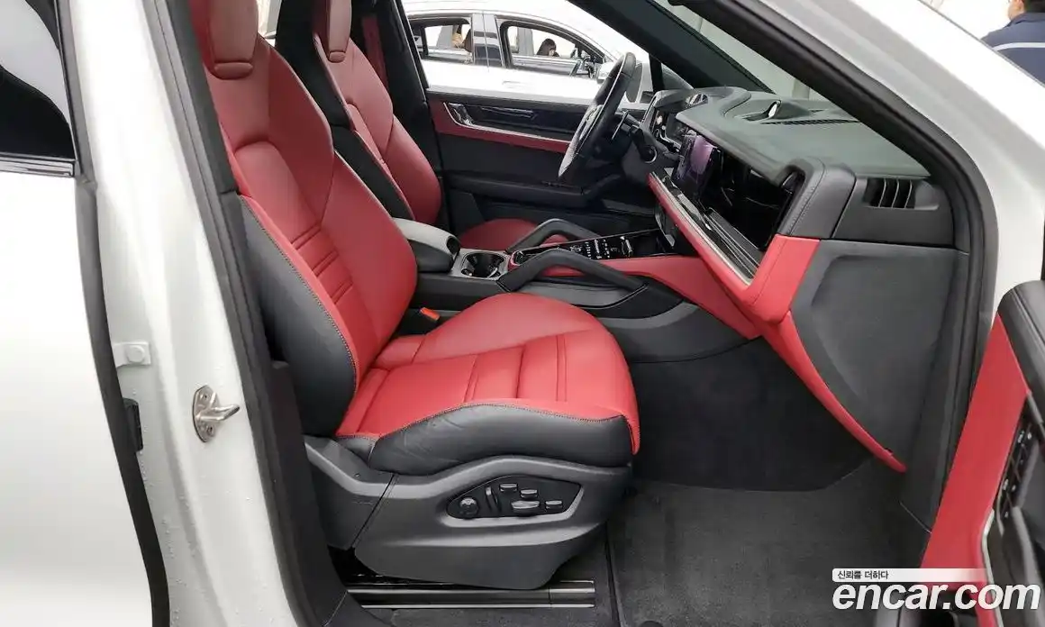 Porsche Cayenne 2024 3.0 Автомат в Москве № 230922, фото 8