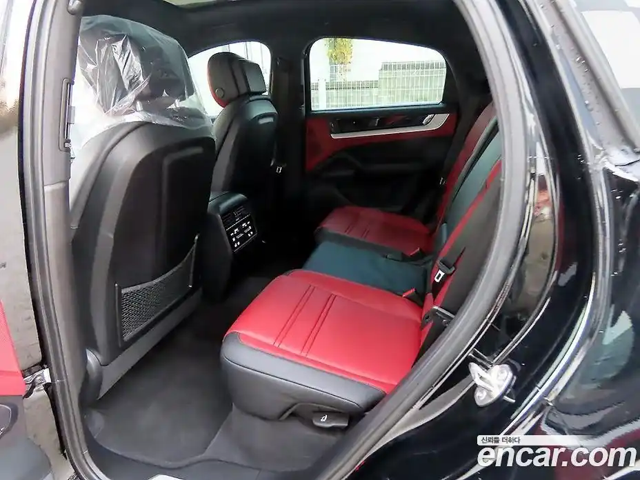 Porsche Cayenne 2024 3.0 Автомат в Москве № 231015, фото 6