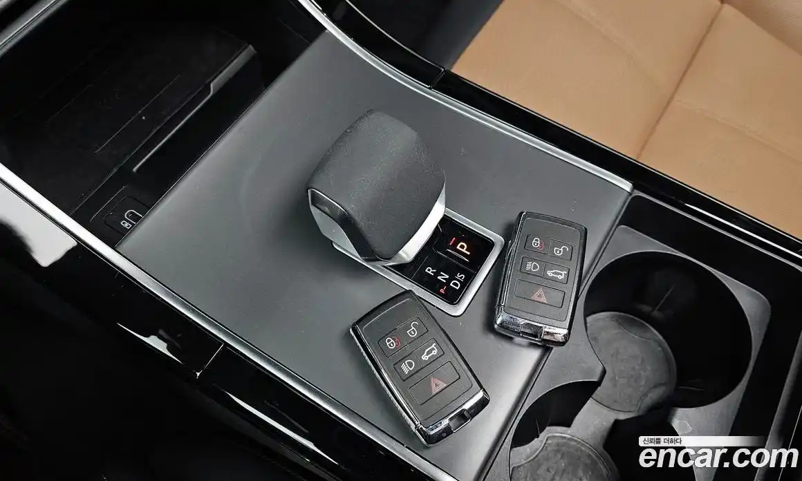 Land Rover Range-Rover Velar 2025 3.0 Автомат в Москве № 231195, фото 19