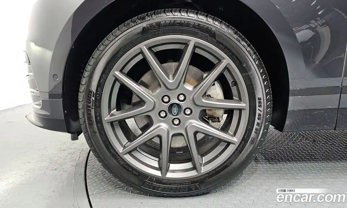 Land Rover Range-Rover Velar 2025 3.0 Автомат в Москве № 231195, фото 9