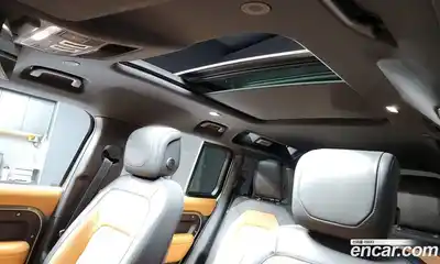 Land Rover Defender, 2024