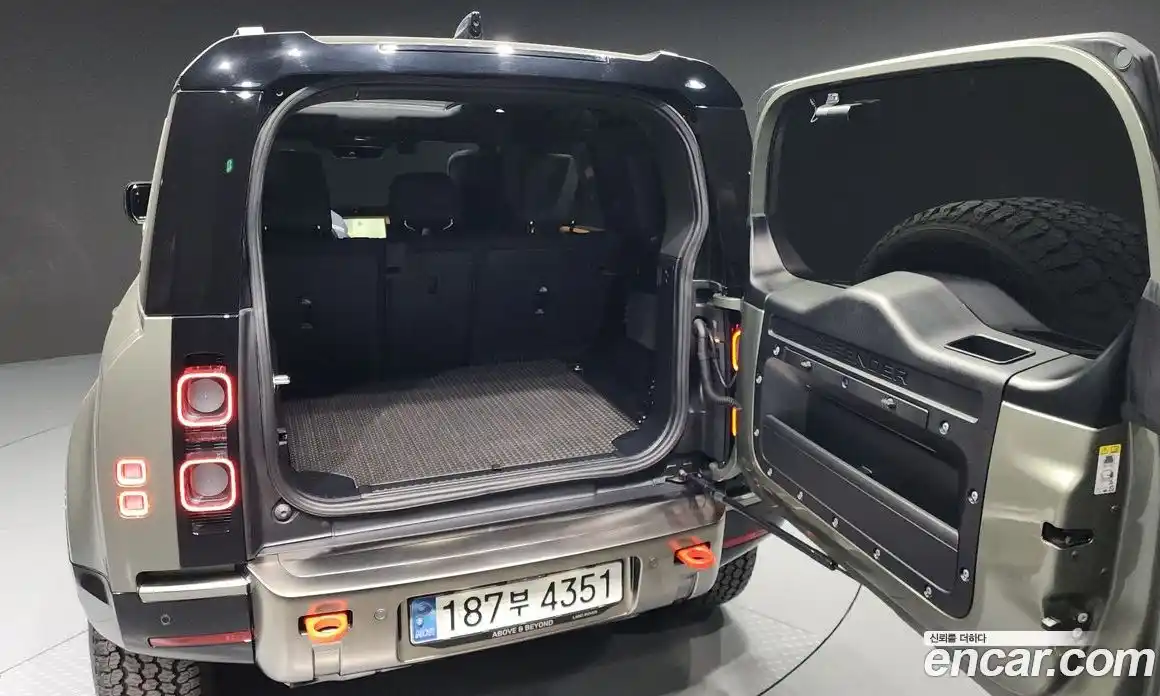 Land Rover Defender 2024 3.0 Автомат в Москве № 231221, фото 20