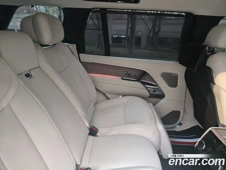 Land Rover Range-Rover 2023 4.4 Автомат в Москве № 231335, фото 12