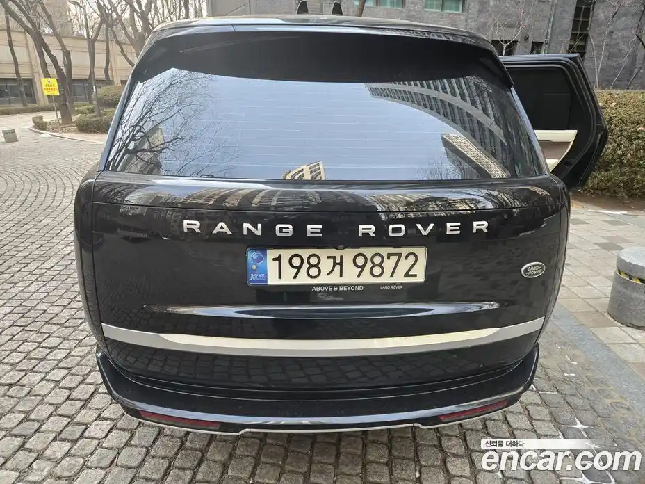 Land Rover Range-Rover 2023 4.4 Автомат в Москве № 231335, фото 4