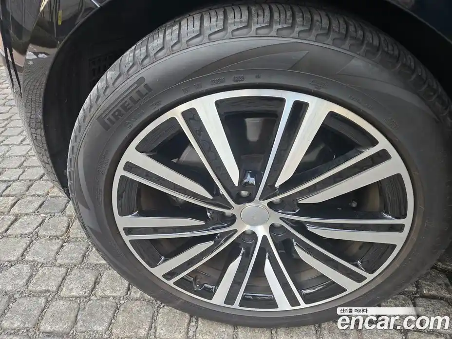 Land Rover Range-Rover 2023 4.4 Автомат в Москве № 231335, фото 6