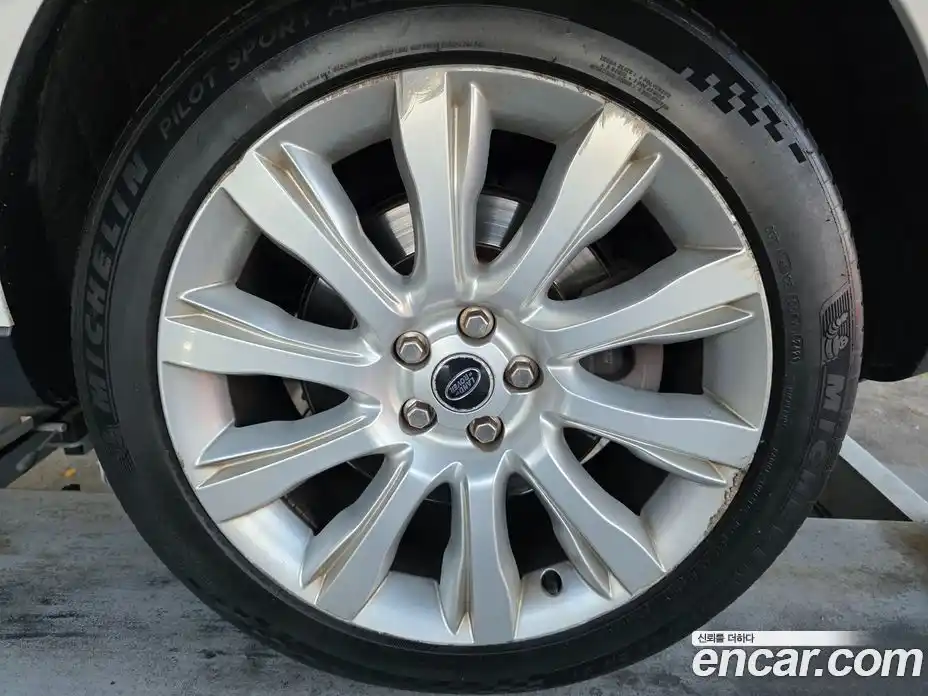 Land Rover Range-Rover 2013 3.0 Автомат в Москве № 231364, фото 16