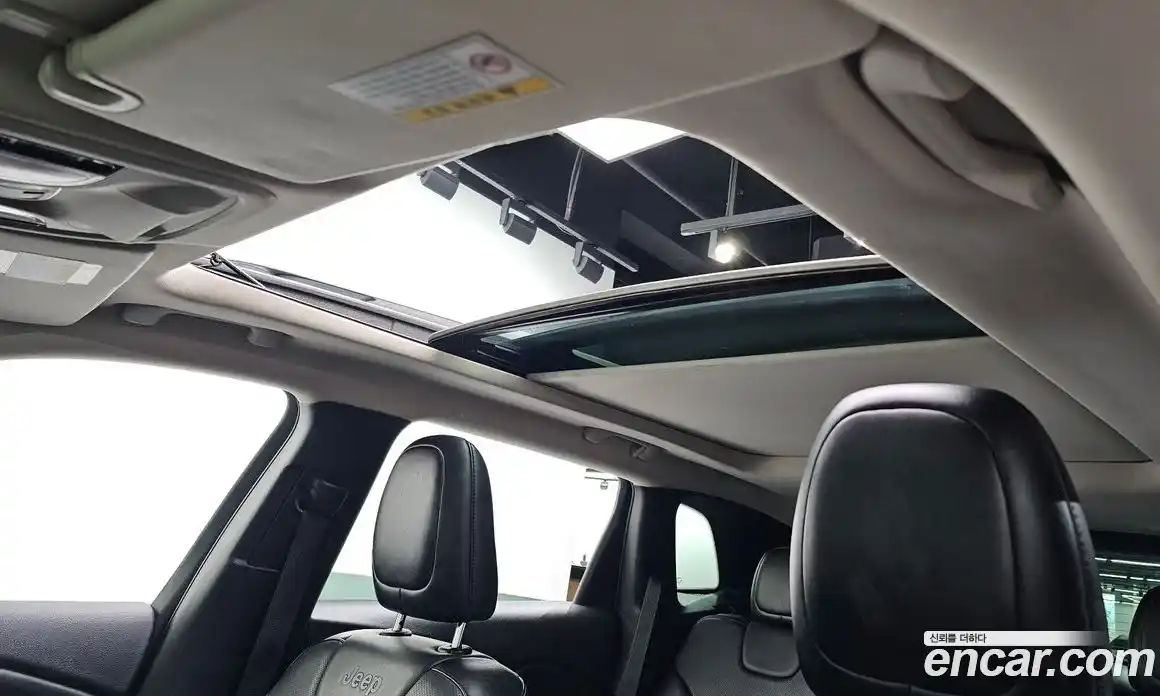 Jeep Cherokee 2015 2.0 Автомат в Москве № 232688, фото 18