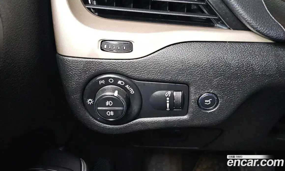 Jeep Cherokee 2015 2.0 Автомат в Москве № 232688, фото 3