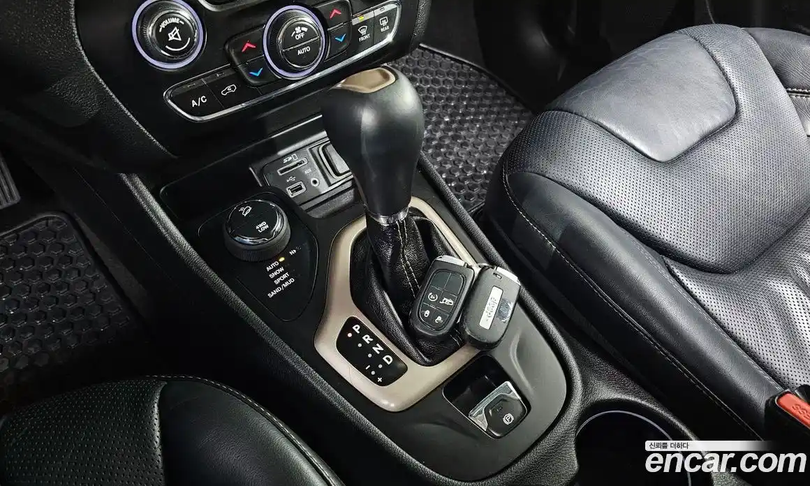 Jeep Cherokee 2015 2.0 Автомат в Москве № 232688, фото 6